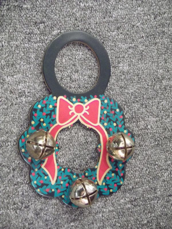 Wreath Doorknob Bell w/Red Bow