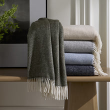 Load image into Gallery viewer, Sferra Cervino Throw
