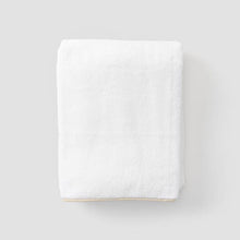 Load image into Gallery viewer, Weezie Signature Bath Towel, Sand on White
