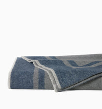 Load image into Gallery viewer, Sferra Viletta Throw
