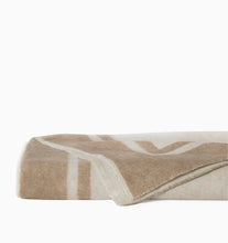 Load image into Gallery viewer, Sferra Viletta Throw
