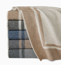 Load image into Gallery viewer, Sferra Viletta Throw
