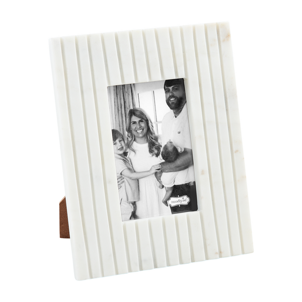 4x6 White Stripe Marble Frame