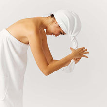 Load image into Gallery viewer, Weezie Embroidered Wave Hair Towel
